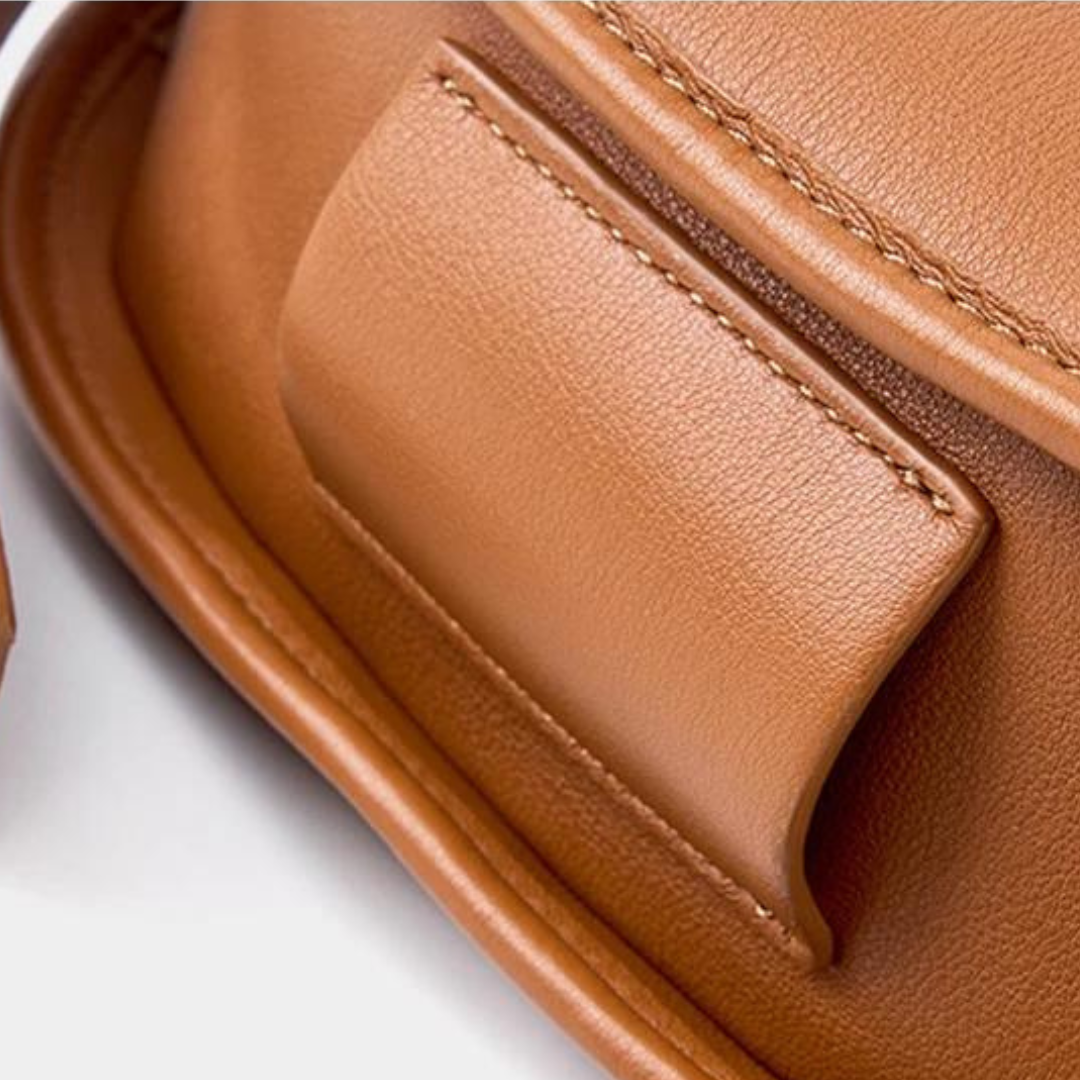 Bolsa Feminina em Couro Averina